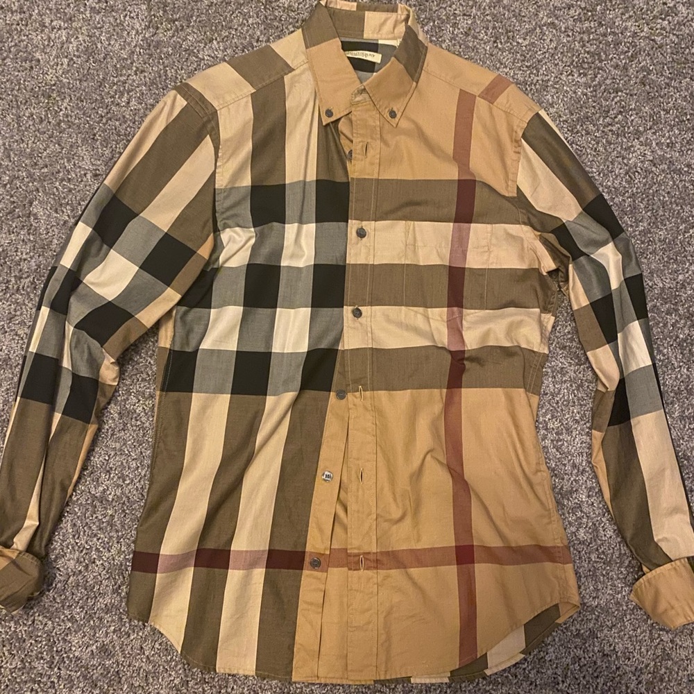 Burberry Long sleeve Shirt ; Size Small